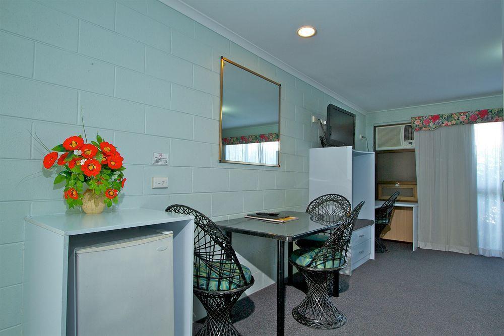 Y Motels Rockhampton Exterior photo