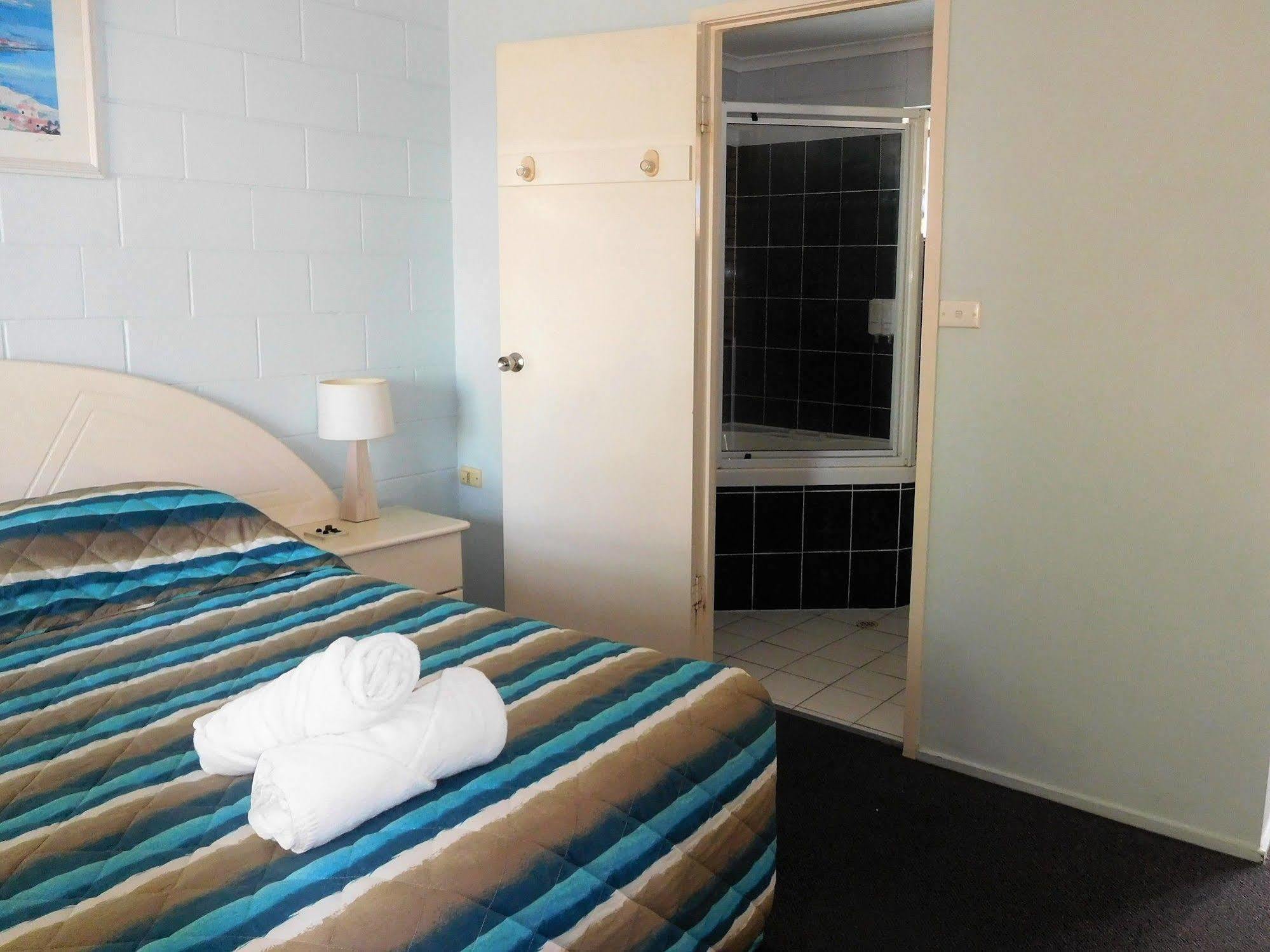 Y Motels Rockhampton Exterior photo