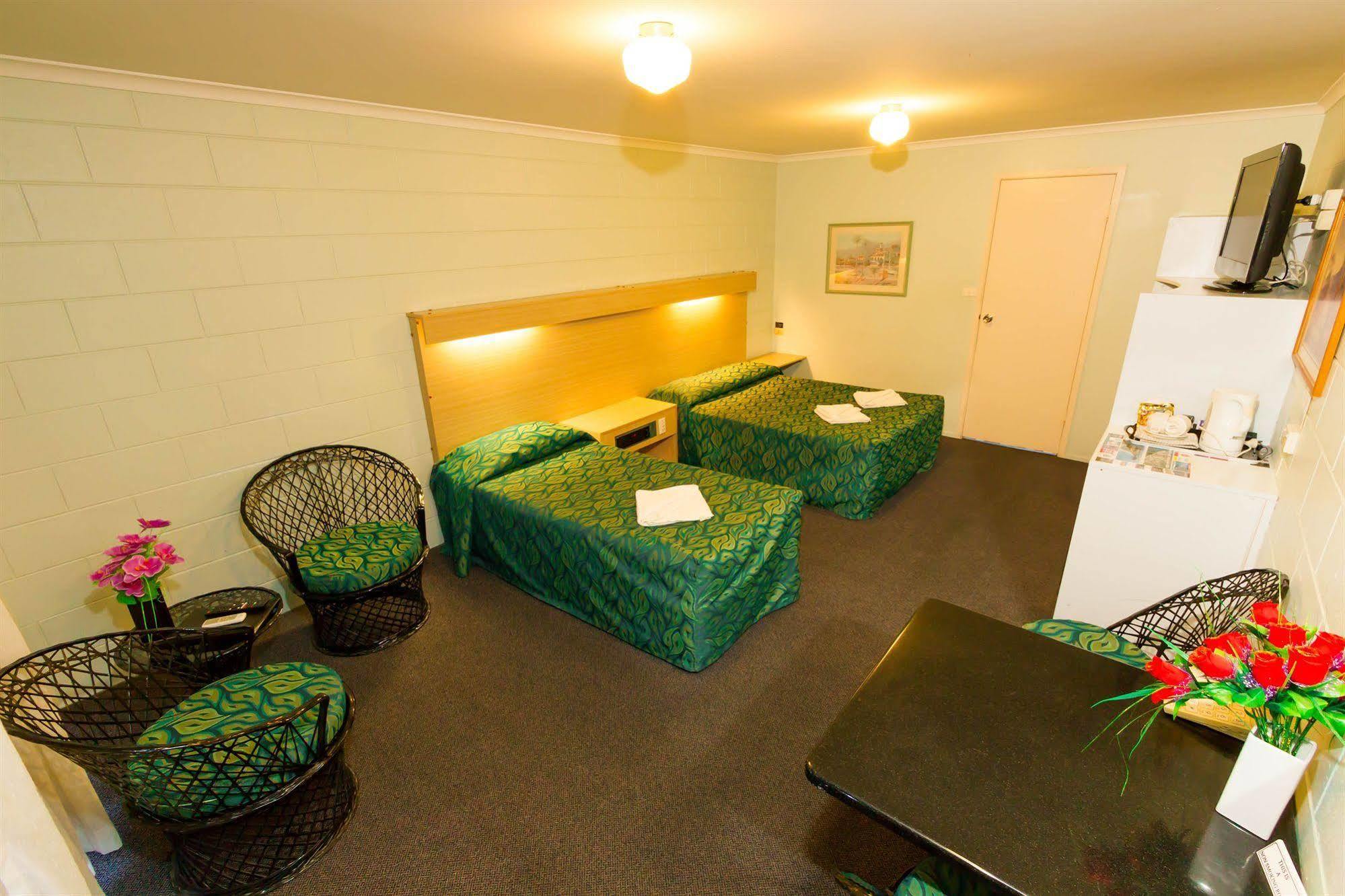Y Motels Rockhampton Exterior photo